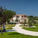 Family With Pool In Visnjan